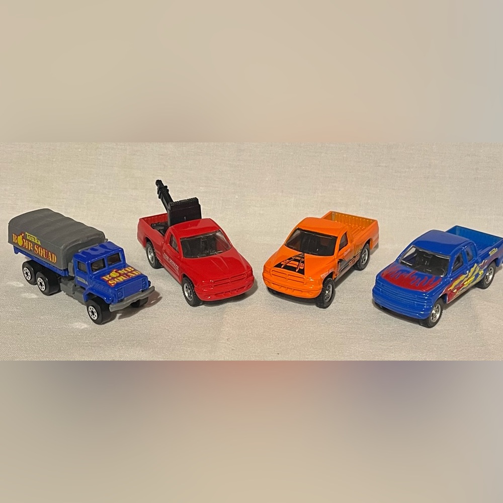 Maisto Pick Up Trucks (41-44)